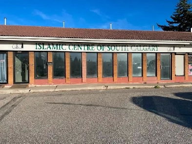 2000 sq/ft main floor commercial space available in Queensland!