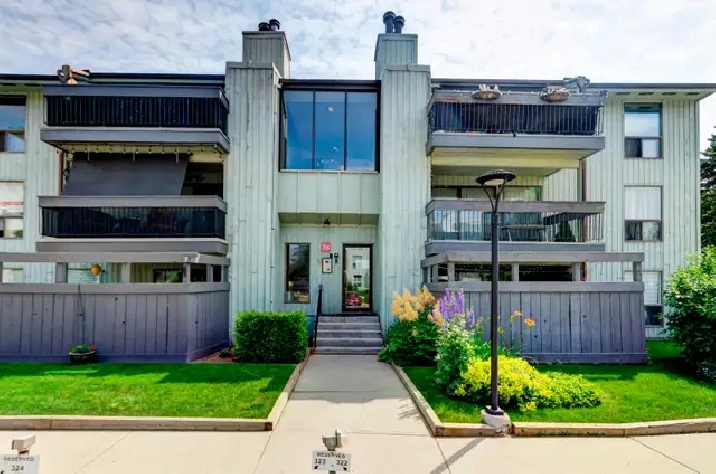 HUGE PRICE DROP! CHARMING 2 BED BRAESIDE CONDO FOR SALE!