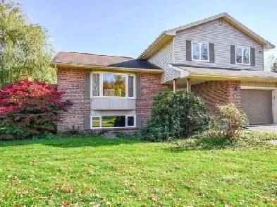 26-083 Family home on a large lot in Lantz