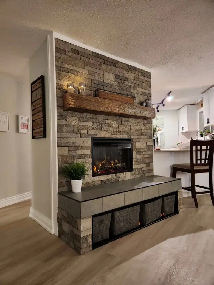 Large 2 bedroom in Hidden Valley. Laundry & Utilities included.