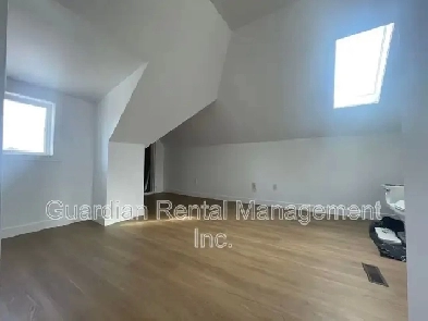 Bachelor Unit - 245 McIntyre St. - $1650/month