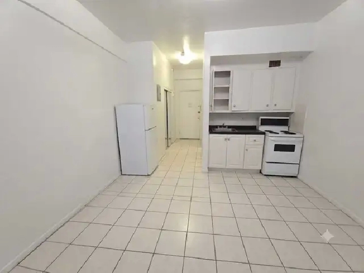 Lease transfer: 1 1/2 studio, all-incl