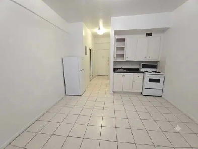 Lease transfer: 1 1/2 studio, all-incl