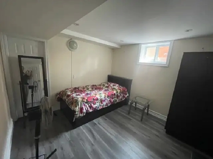 Basement Room for Rent !!!