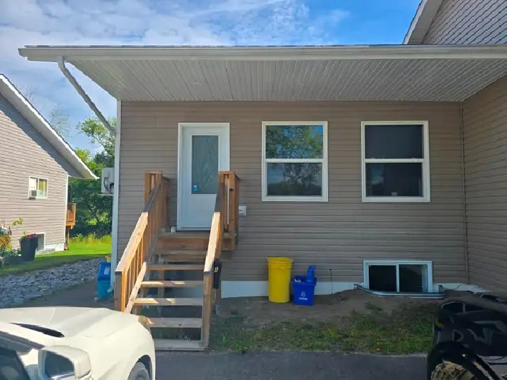 FOR RENT — Luxurious 1-Bedroom Apartment | Pembroke