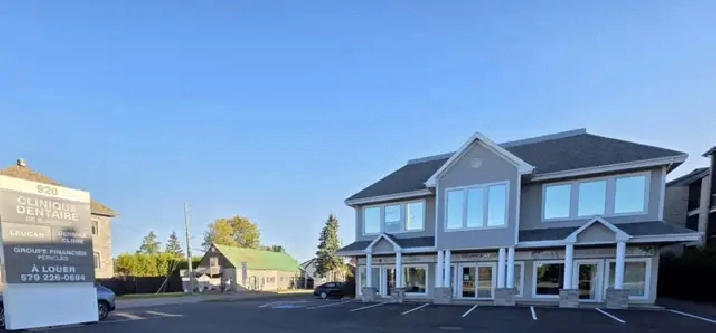 ✨ OPPORTUNITÉ RARE À BLAINVILLE – LOCAL PROFESSIONNEL ✨