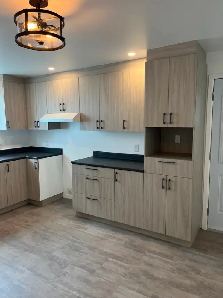 Granby - Logement 5 1/2, renové au 1ier étage d'un triplex