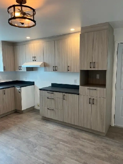 Granby - Logement 5 1/2, renové au 1ier étage d'un triplex