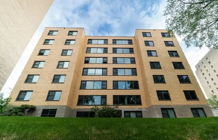 333 Wellington Crescent - Renovated 2 Bedroom