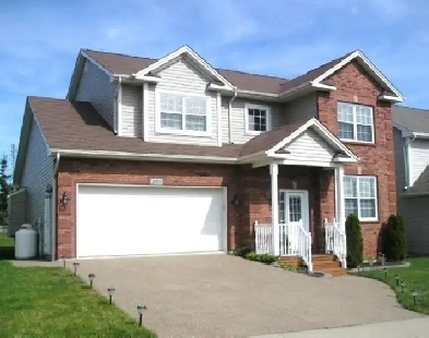 09-080 Executive home in Royal Hemlocks