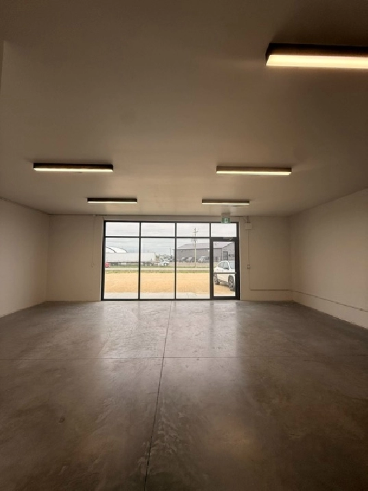 Commercial Unit for Lease – 4-5 Penner Rd, Navin, MB