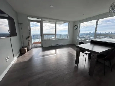 2-Bedroom Sub-Penthouse River Views New Westminster Waterfront