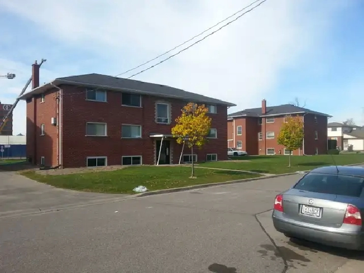 Large 2-Bed Apt for Rent in Oshawa by the Mall