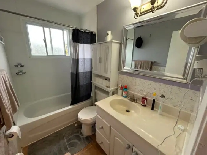 2 BEDROOM APARTMENT - LARGE, CLEAN & BRIGHT – ON Oct /Nov1 /2026