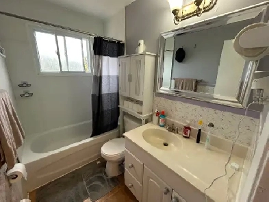 2 BEDROOM APARTMENT - LARGE, CLEAN & BRIGHT – ON Oct /Nov1 /2026