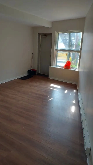Unit 2 - 91-95 Pennywell Road: Spacious One Bedroom Apartment
