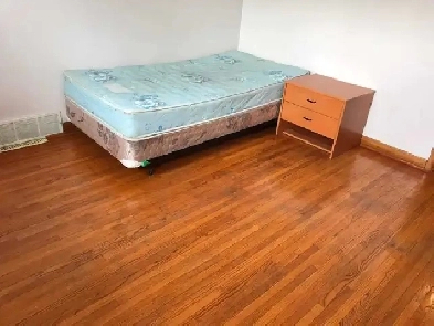 Room for Rent in Highland Park. Sept 1st.