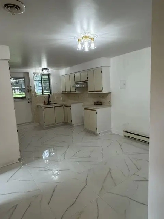 Grand appartement 4 1/2 à louer, 133 De Pise, Vimont, Laval