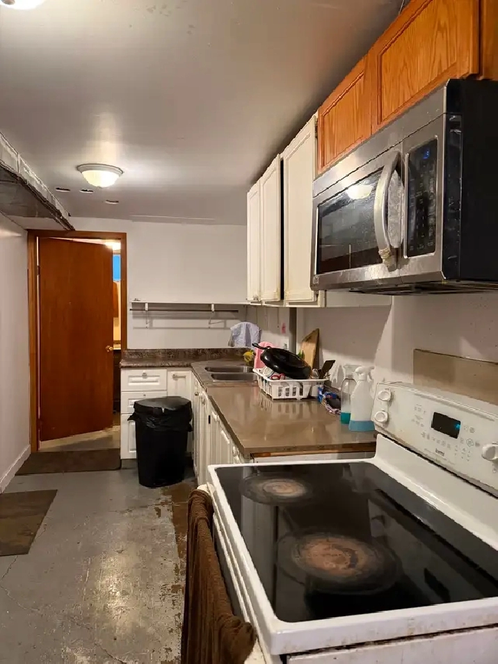 Great Location, Nice Furnished room beside U of R for Rent