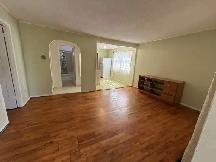 Great Location, Nice 2 bedrooms at SouthWest of Regina for Rent