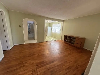 Great Location, Nice 2 bedrooms at SouthWest of Regina for Rent