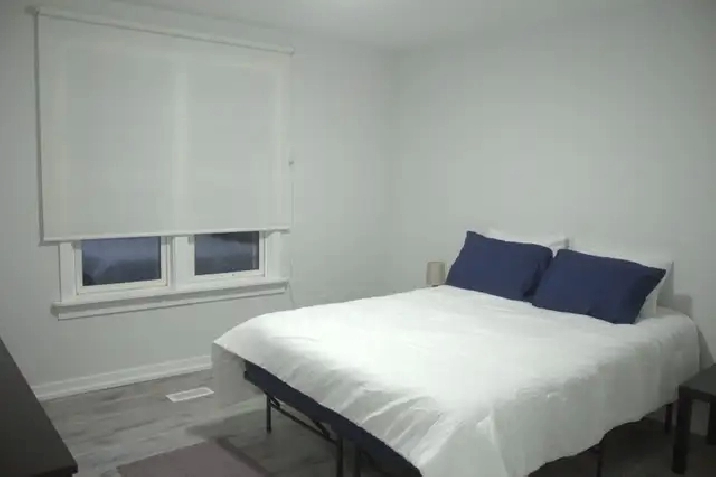 CLEAN ROOM FOR RENT in BARRIE