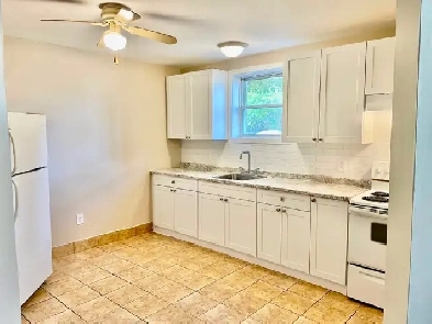Nice, renovated 2 bedroom Apartment with Laundry and Parking