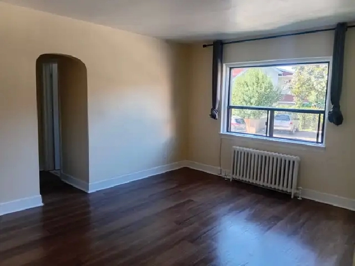Large Bachelor Apt @ 2532 Lakeshore Blvd W, Mimico !