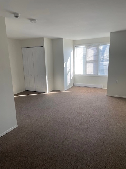 QUIET BUILDING - GREAT DOWNTOWN LOCATION