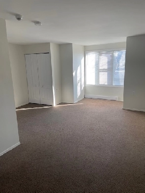 QUIET BUILDING - GREAT DOWNTOWN LOCATION