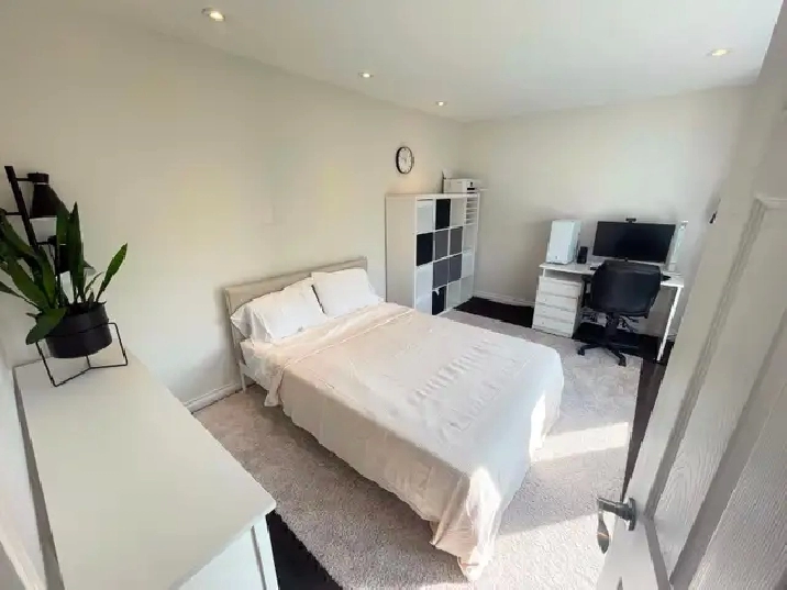Room - Oshawa