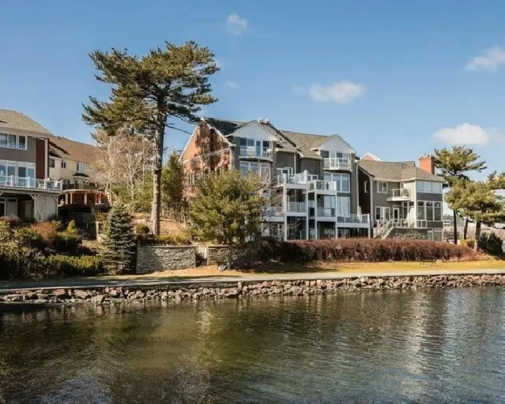 23-093 Furnished townhouse with ocean views.