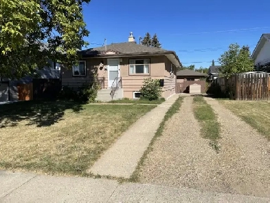 ALL UTILITIES INCLUDED! Cat Friendly Lower Suite!