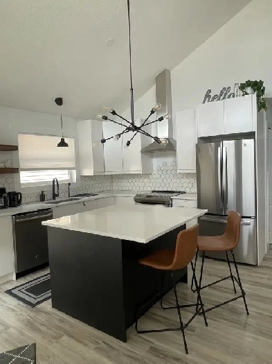 2 bedroom 1 bathroom Upper Suite