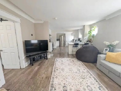 32 Garnet St, St. Catharines - 2 Bedroom Main Unit