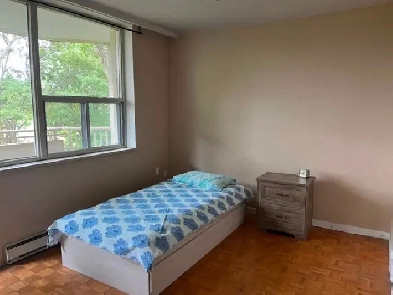 Room for Rent close to University of Toronto,Centennial College