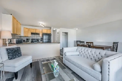 2 Bedroom Condo in Strathmore, Open concept, bright, upper f...