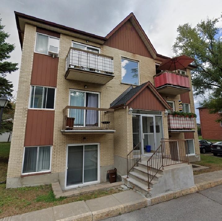 2 CH - 1 SDB - Longueuil - $1,550 /mo