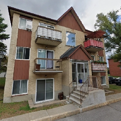 2 CH - 1 SDB - Longueuil - $1,550 /mo