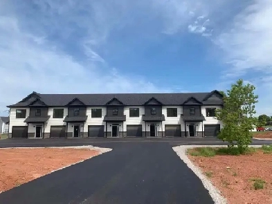 3-Bedroom Townhouse for Rent in Stratford – Available Sept. 1
