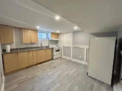 SPACIOUS 1 Bedroom Lower unit in Downtown Thorold!