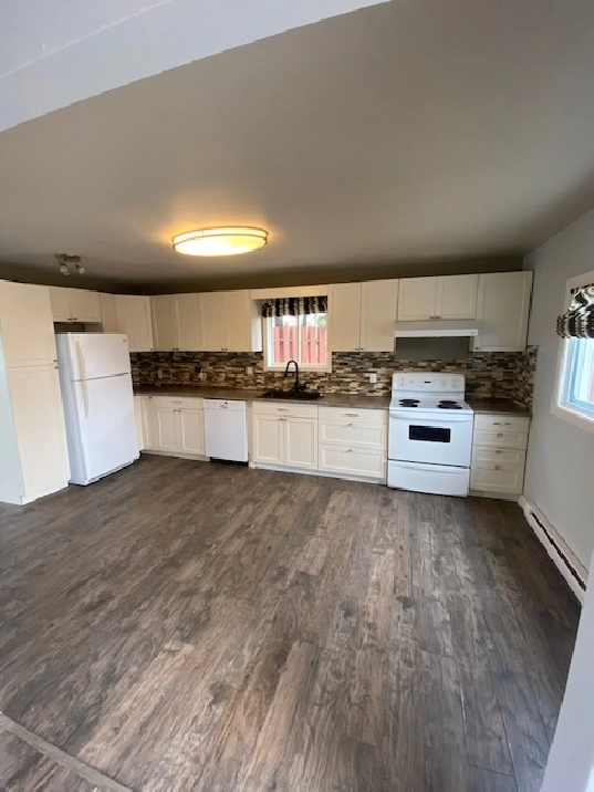 3-Bdrm Home for Rent With Laundry – Elliot Lake – $1,595   Hydro