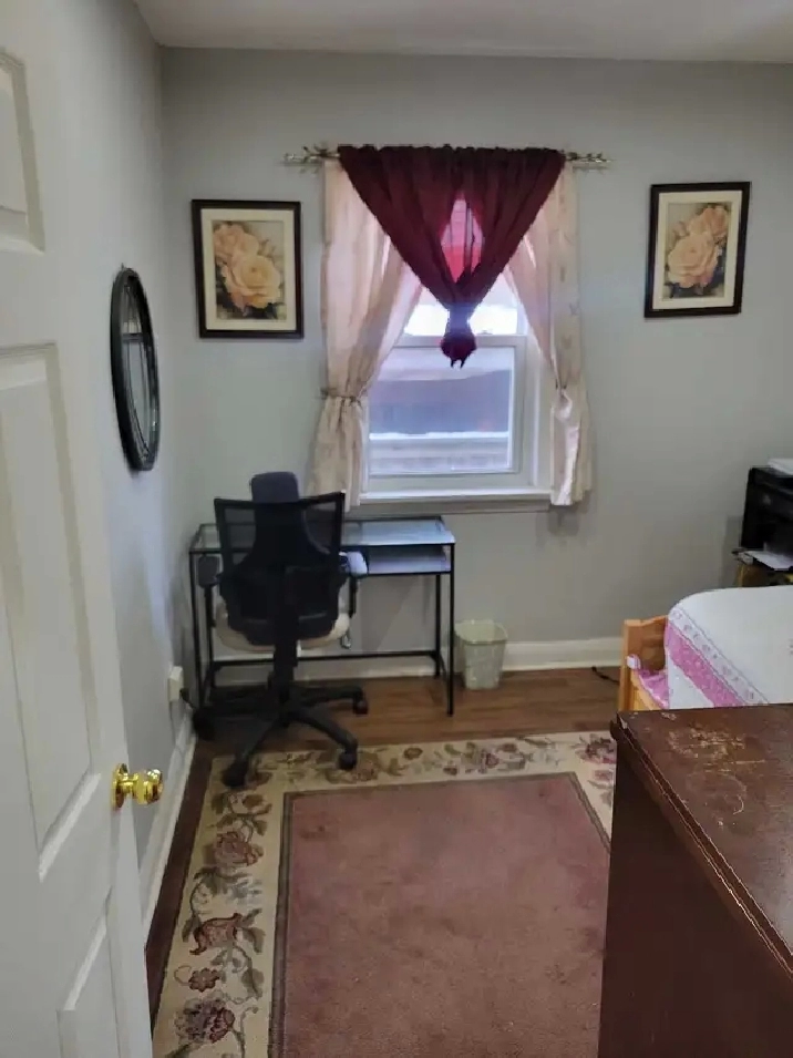 ROOM FOR RENT (WOMEN ONLY)