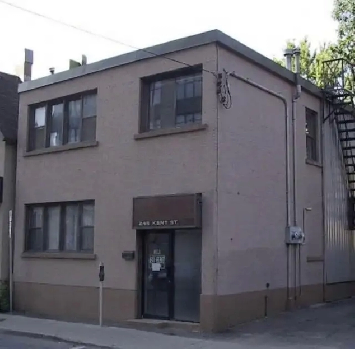 246 Kent Second Floor 2brd   1 bath Central downtown Ottawa