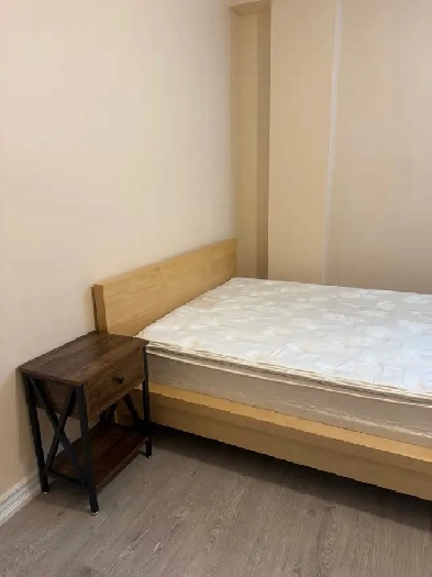 RICHMOND HILL FURNISHED ROOM FOR RENT