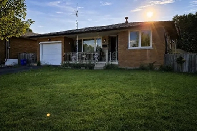 3-Bedroom Upper Unit – Near Mohawk College