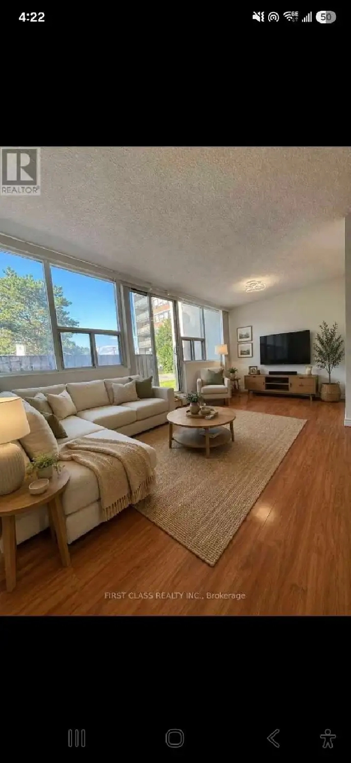 Newly Refreshed 3 Bedrooms for Rent