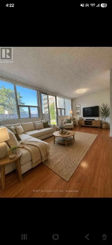 Newly Refreshed 3 Bedrooms for Rent