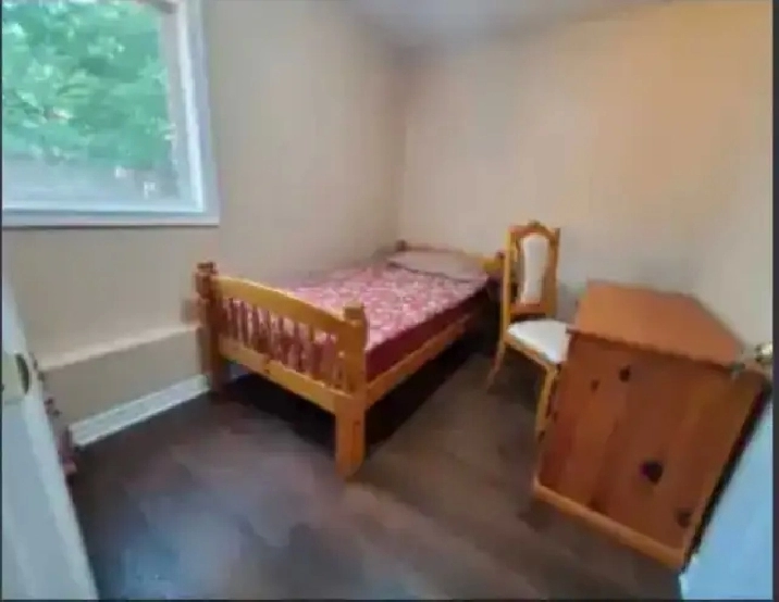 Room In Scarborough.