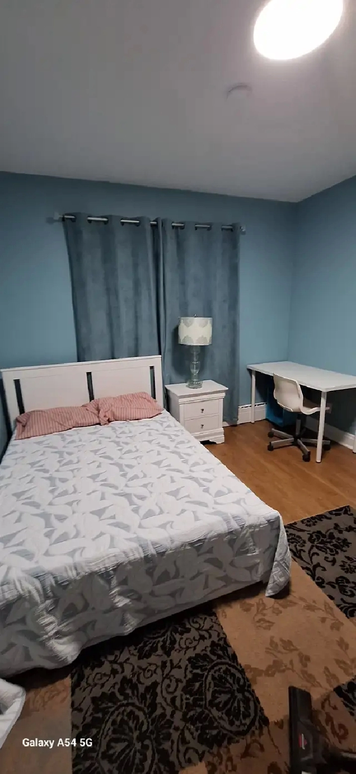 Chambre à  louer près  des métros Montmorency et Concorde